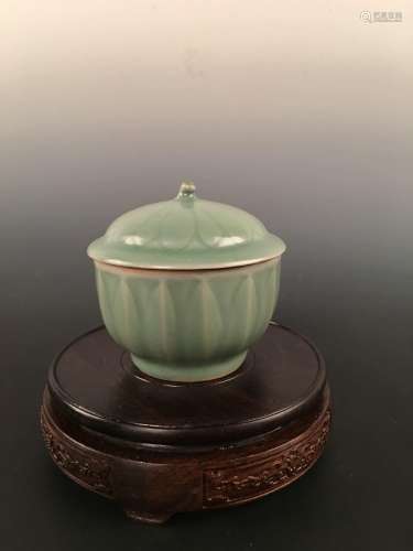 Chinese Guan Ware Lotus Bowl With Lid