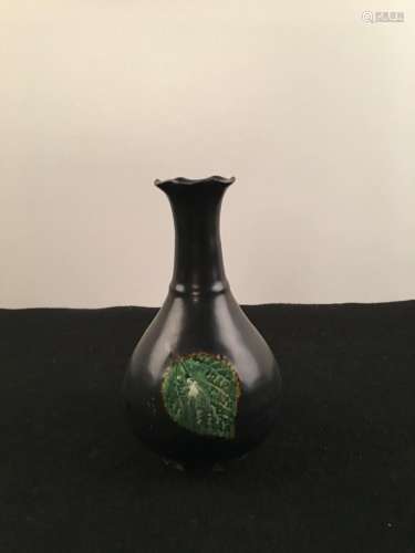 Chinese Black Lobed Ji Zhou Ware Porcelain Vase With Leaves' Decoration