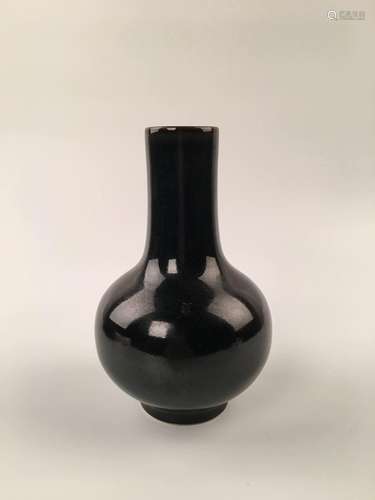 Chinese Black Glazed Glazed Porcelain Globular Vase