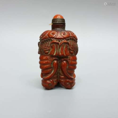 A CARVED HORN SNUFF BOTTLE ,QING DYNASTY