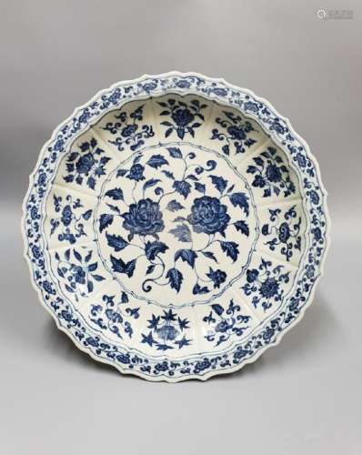 A BLUE AND WHITE LOTUS DISH ,MING DYNASTY