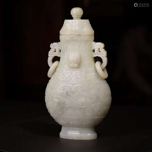 A CARVED WHITE JADE VASE AND COVER ,QING DYNASTY