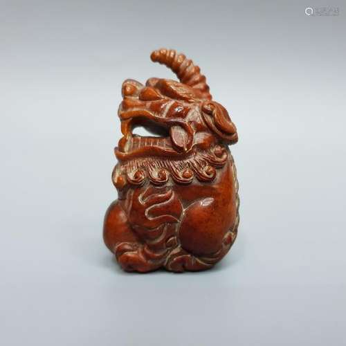 A CARVED DOUBLE GOURD LION ,QING DYNASTY