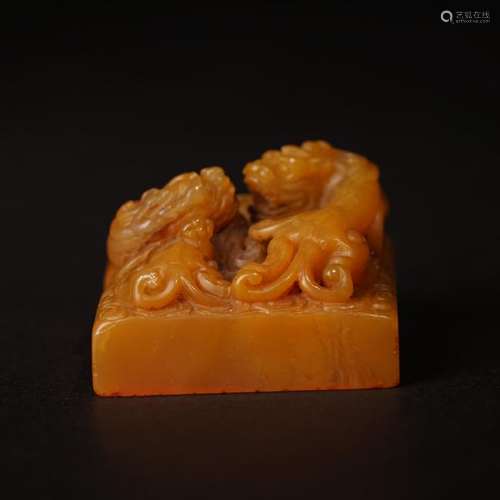 A CARVED TIANHUANGSTONE LION SEAL