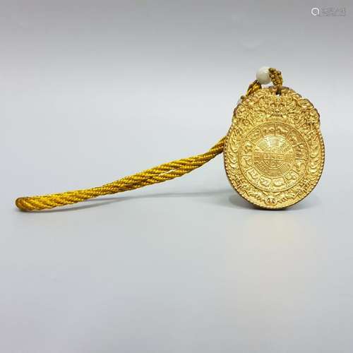 A CARVED GILT-BRONZE PENDANT ,MING DYANSTY