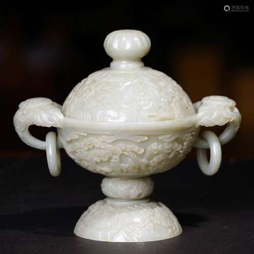 A CARVED JADE CUP AND COVER ,QING DYNASTY