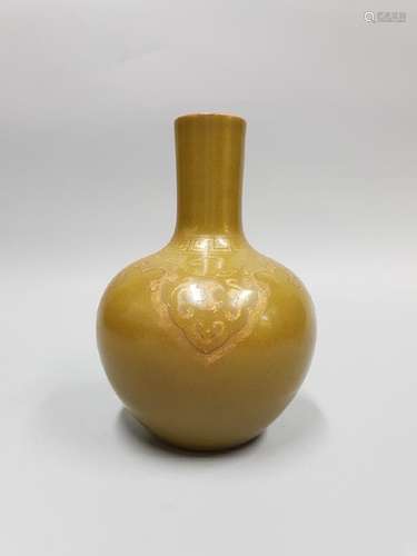 A TEA-DUST GLAZED BOTTLE VASE ,QIANLONG PERIOD