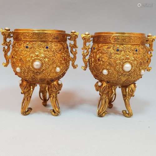 A PAIR OF GEM'S INLAID ELEPHANT CUPS ,MING DYNASTY