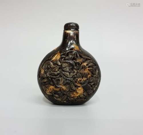 A CARVED TORTOISESHELL SNUFF BOTTLE ,QING DYNASTY