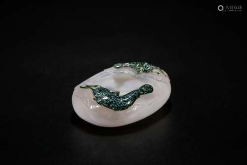 A Fine Agate Carved Double Fish Wash