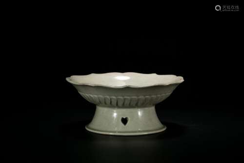 A Rare Yueyao Stem Bowl