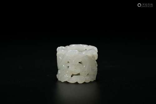 A White Jade Carved 'Dragon' Thumb Ring