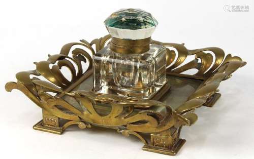 Edwardian inkwell, the cut glass vessel with faceted