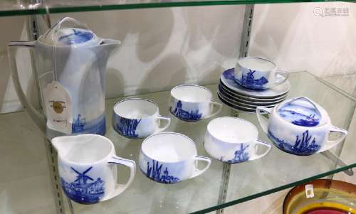 (lot of 14) Rosenthal porcelain blue and white tea