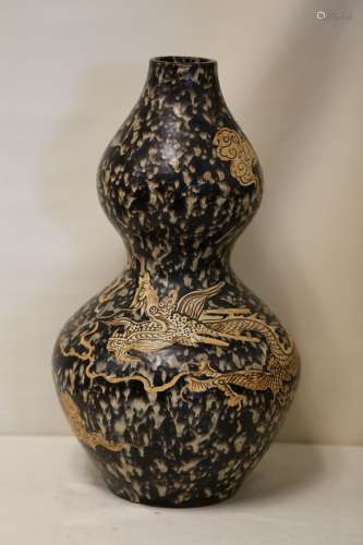 A Famille Rose Porcelain Double Gourd Vase
