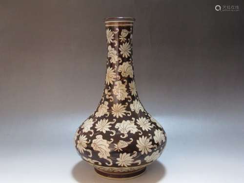 A Jizhouyao Vase