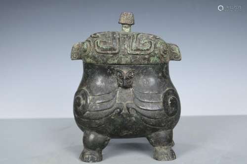 An Archaic Bronze Ritual Food Vessel