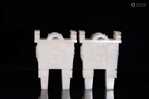 A PAIR OF BEAST PATTERN OLD HETIAN JADE SQUARE CENSERS