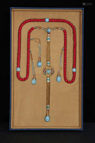 17-19TH CENTURY, A STRING OF RED PAINT COURT BEADS