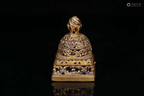 17-19TH CENTURY, A LOTUS DESIGN GILT BRONZE OFFICIAL SEAL, QING DYNASTY