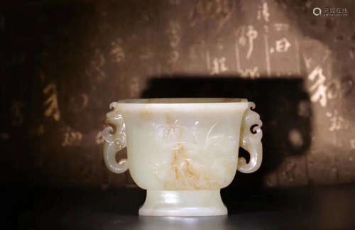17-19TH CENTURY, A DOUBLE-EAR OLD HETIAN JADE CUP, QING DYNASTY