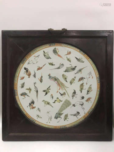 A BIRDS PATTERN  FAMILE ROSE PORCELAIN PLATE