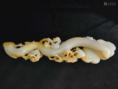 17-19TH CENTURY, A LUCID GANODERMA SHAPED HETIAN JADE, QING DYNASTY