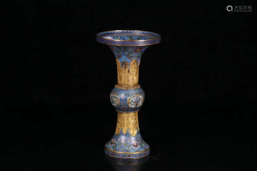 17-19TH CENTURY, A PALACE STYLE LOTUS PATTERN CLOISONNE FLOWER VASE, QING DYNASTY