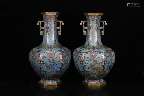 17-19TH CENTURY, A PAIR OF PALACE STYLE LOTUS PATTERN CLOISONNE VASES, QING DYNASTY
