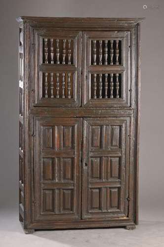 peasant cupboard, Northern Spain, 18. th c., bisected