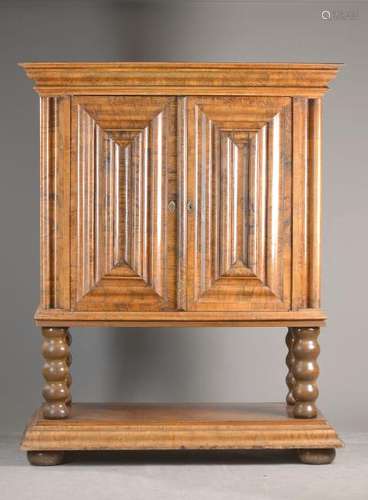 Cabinet, probably Frankfurt, around 1700, Walnut