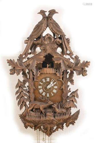 Large cuckoo clock with Machine and rare top, Black