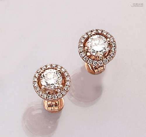 Pair of 18 kt gold earrings with brilliants