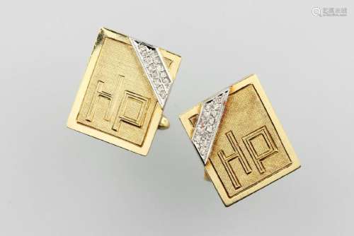 Pair of 14 kt gold cuff links with diamonds