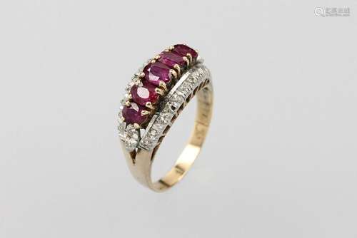 14 kt gold ring with rubies and brilliants