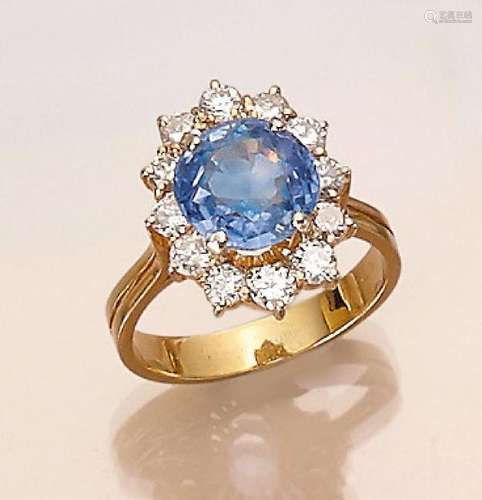 18 kt gold ring with sapphire and brilliants