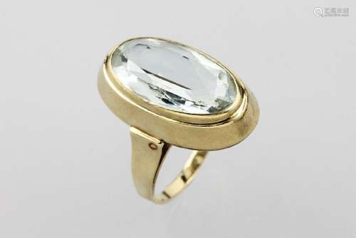 14 kt gold ring with aquamarine