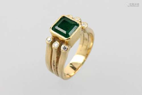 18 kt gold ring emerald and diamonds