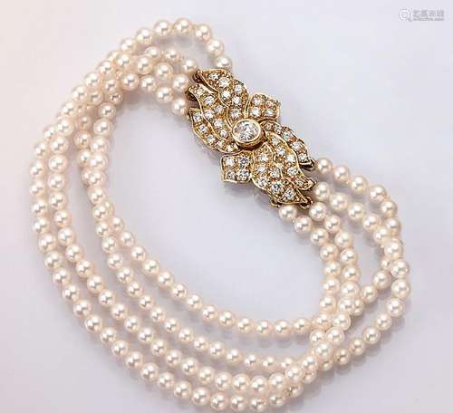 4-row cultured akoya pearls bracelet with diamonds