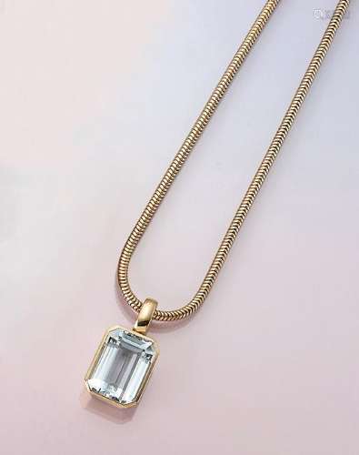 14 kt gold pendant with aquamarine