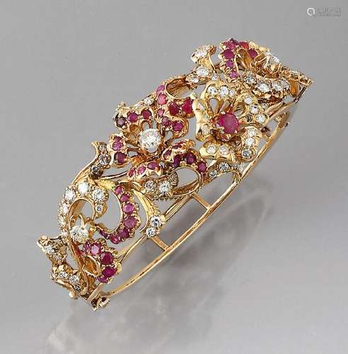 18 kt gold bangle with rubies and brilliants