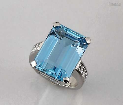 Platinum ring with aquamarine and diamonds