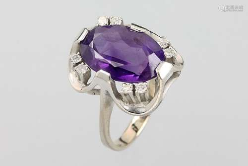 14 kt gold ring with amethyst and brilliants