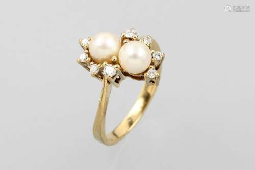 18 kt gold ring with cultured akoya pearl and