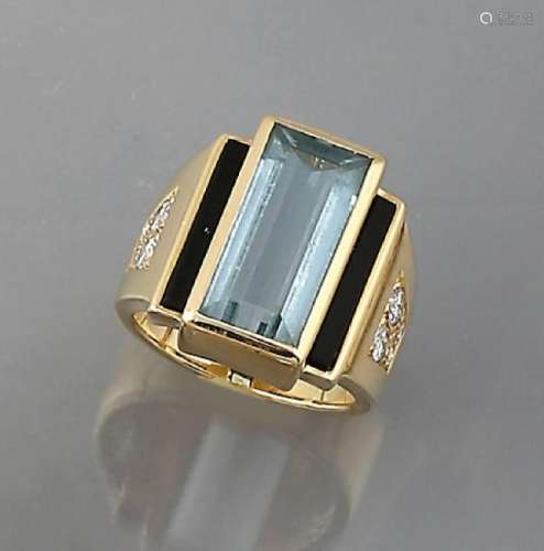 18 kt gold ring with aquamarine, onyx and brilliants