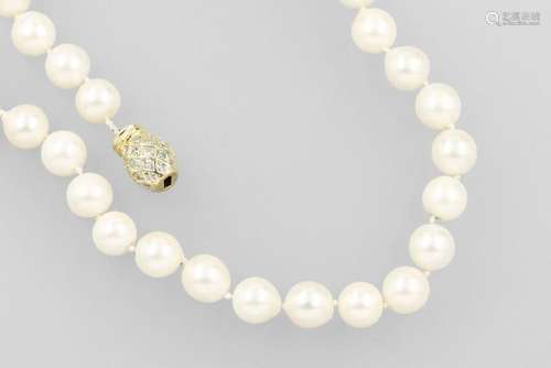 Fresh water cultured pearl chain