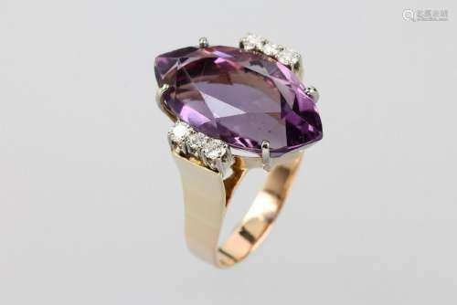 14 kt gold ring with amethyst and brilliants