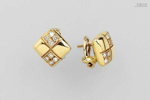 Pair of 18 kt gold earrings with brilliants