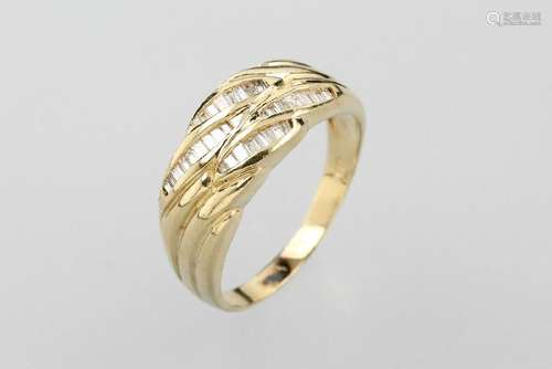 14 kt gold ring with diamonds