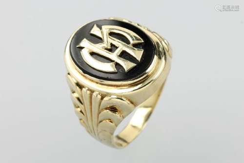 14 kt gold gents ring with onyx inlay